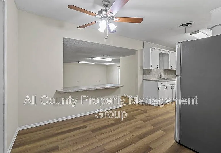 2116 Andover St — Photo 10