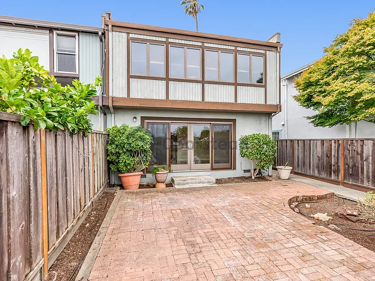 2913 Bayview Dr — Photo 37