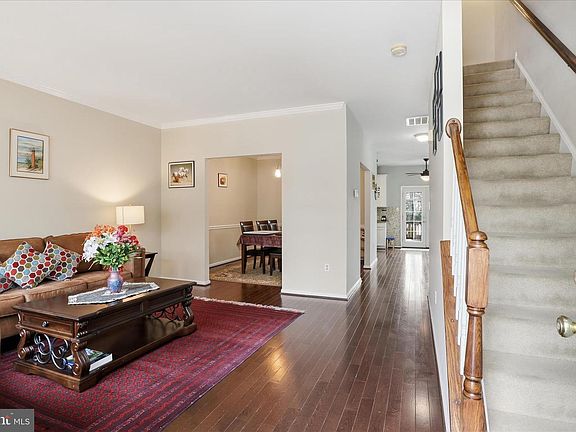 3rd image of 44 Catherine Ln