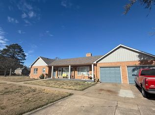 235 W 1st St, Russell, KS 67665