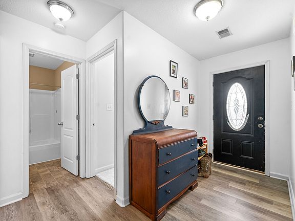 4th image of 309 David Dr