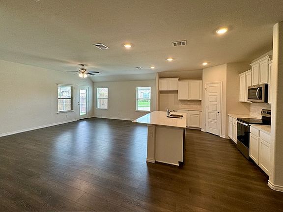5th image of 133 Red Hickory Dr
