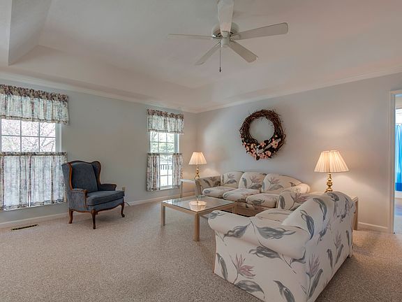 4th image of 207 Saligugi Cir