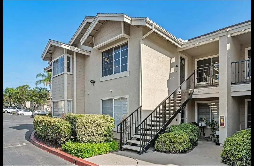 2 bed, 1022 sqft, $3,000 — Photo 2