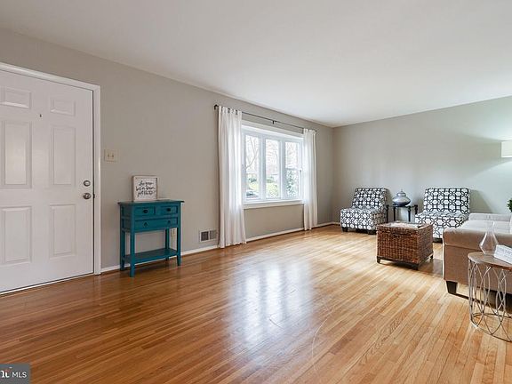 4th image of 4829 Willet Dr