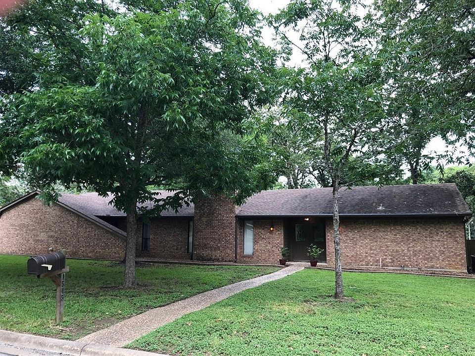 1st image of 1545 Bell Oaks Dr