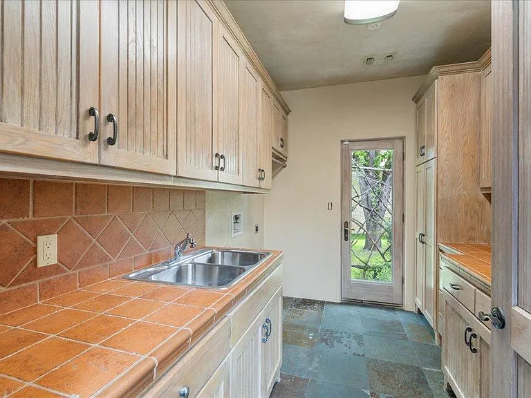 24736 Travis Lakeside Cv #A — Photo 7