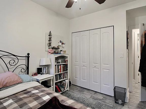 4th image of 1039 W Roscoe St #G