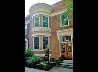 3832 N Alta Vista Ter, Chicago, IL 60613
