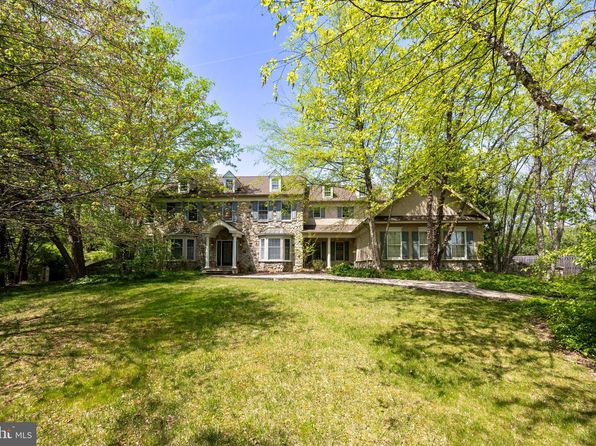 301 Bell Ct, Exton, PA 19341
