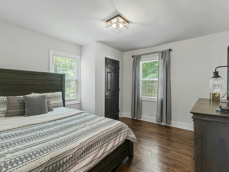1472 North Ave NW — Photo 18