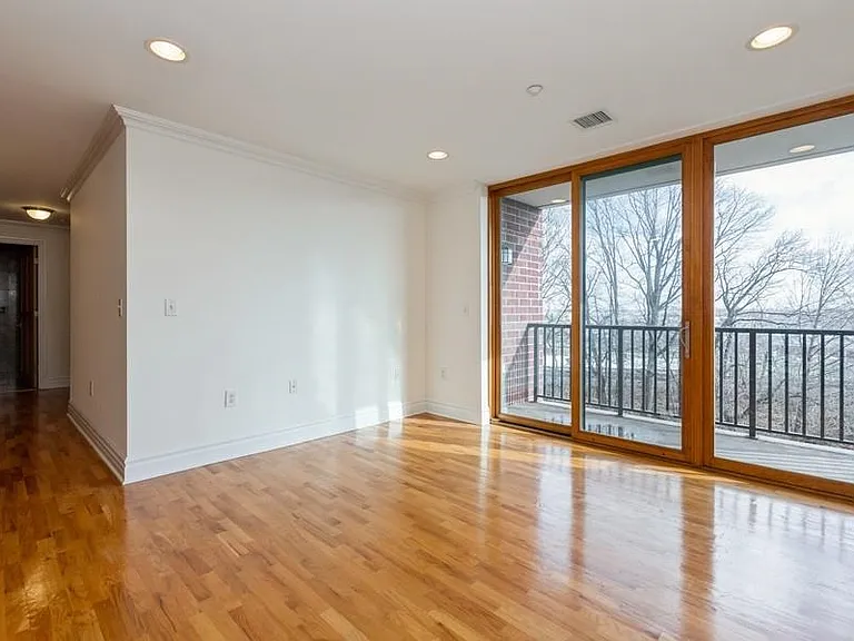 17 Meadow Rd #407 — Photo 5