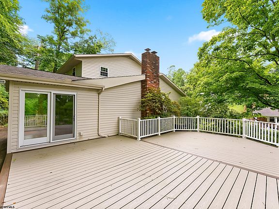 3rd image of 106 Forest Dr