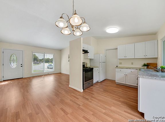4th image of 7200 Cabin Creek Dr