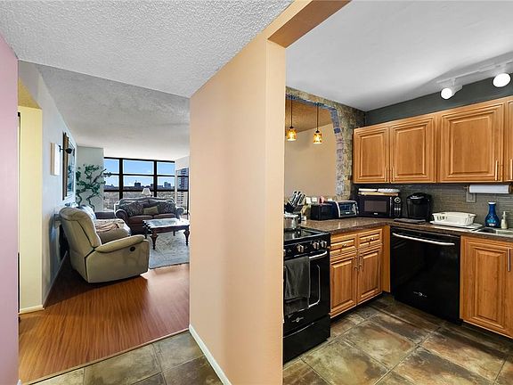 2nd image of 400 Leslie Drive #PH1127
