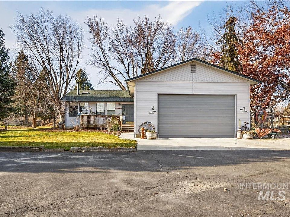 1st image of 1015 S Main St