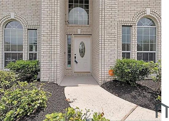 2nd image of 13714 Kingston River Ln