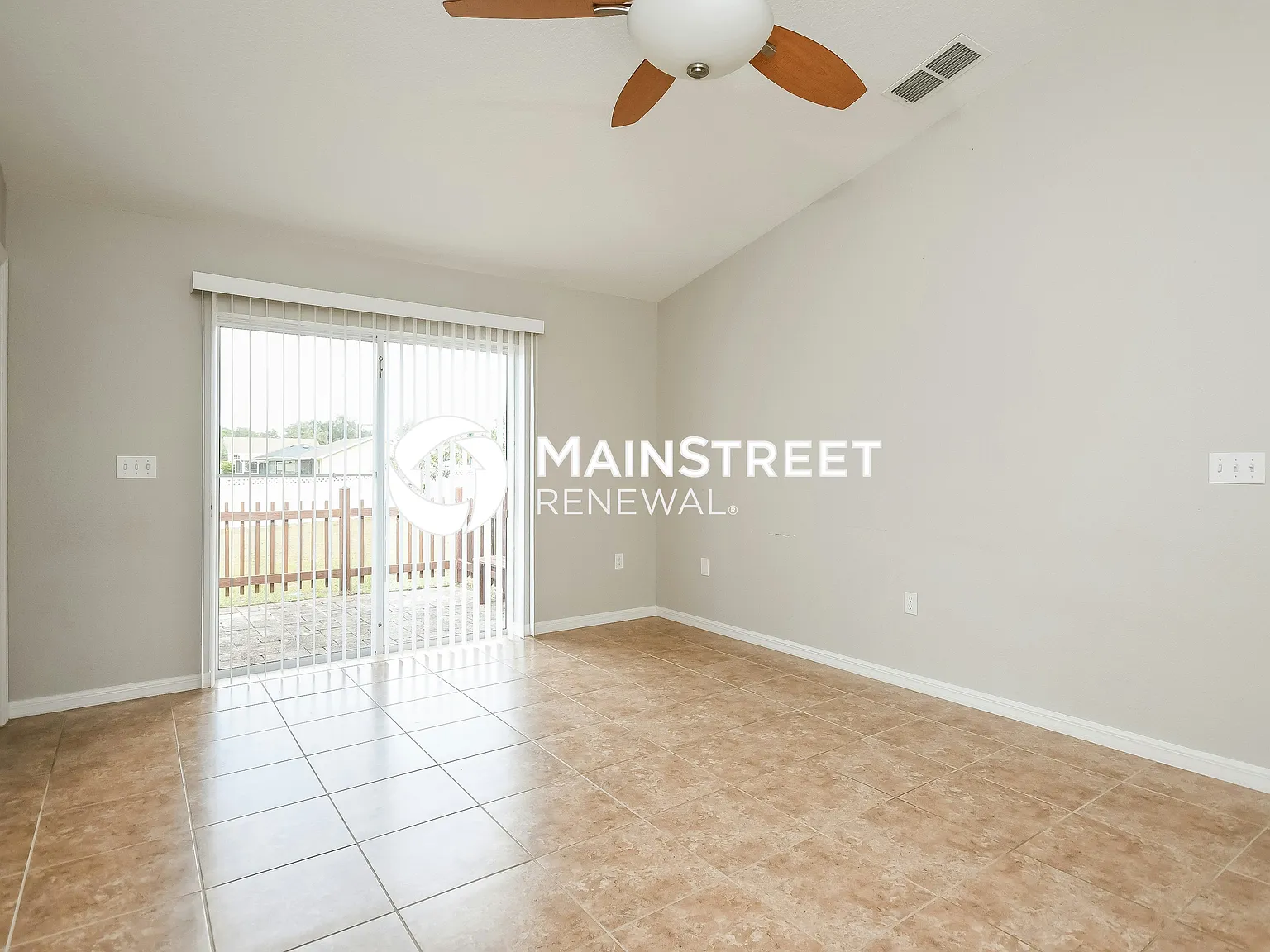 1610 Merrimack Ct — Photo 3