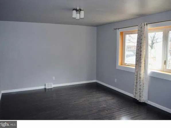 2105 N 12th St, Philadelphia, PA 19122