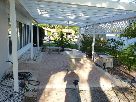 4th image of 1798 Woodridge Dr