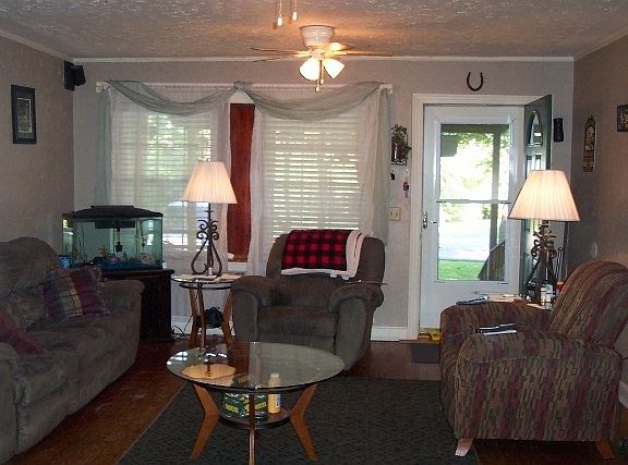 5th image of 206 Woodlawn Ave