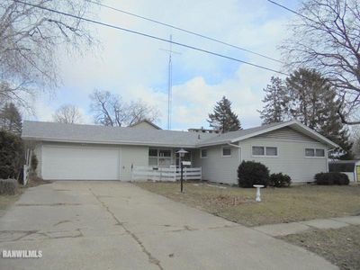 909 S Bauch Ave, Freeport, IL, 61032