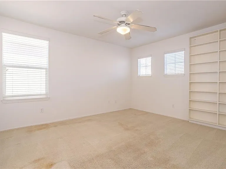 19932 Oakville Ct — Photo 16