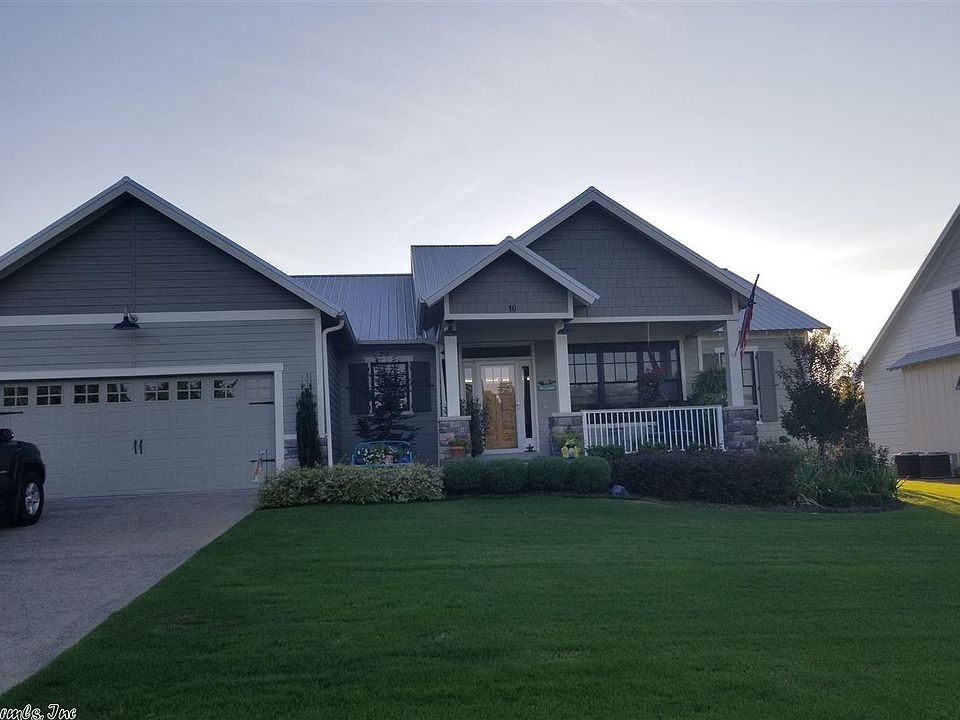 2nd image of 10 Brighton Pointe Ln