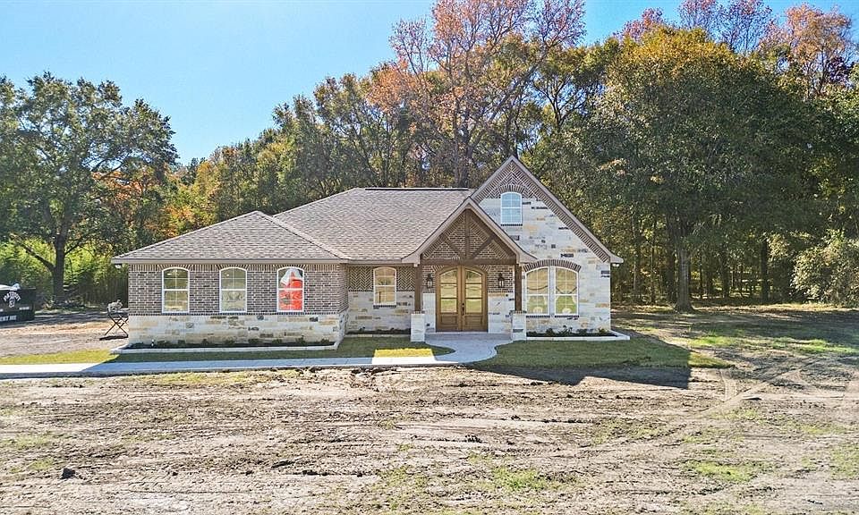 1st image of 143 Willow Creek Drive