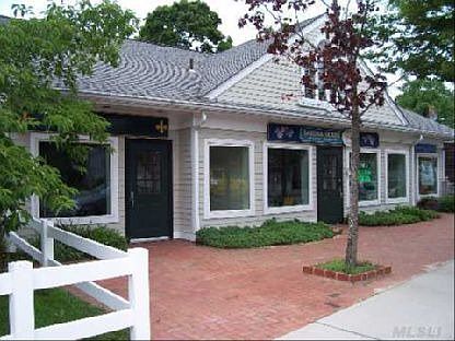 3rd image of 540 Montauk Hwy