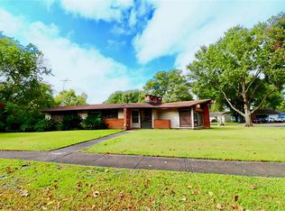 1702 Oaks Dr, Pasadena, TX 77502
