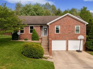 210 Brewer Dr, Borden, IN 47106