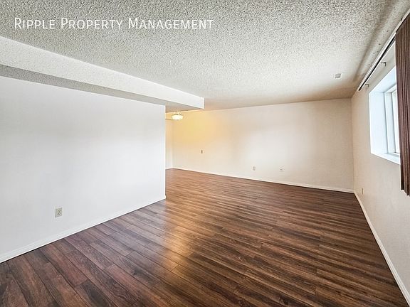 3rd image of 1515 36th St SE #1515