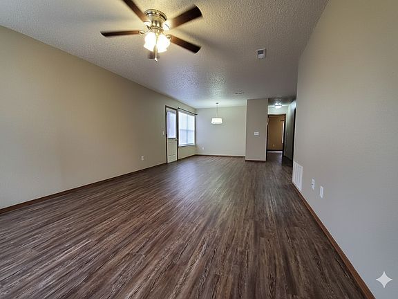 3rd image of 1646 N Dawn Dr