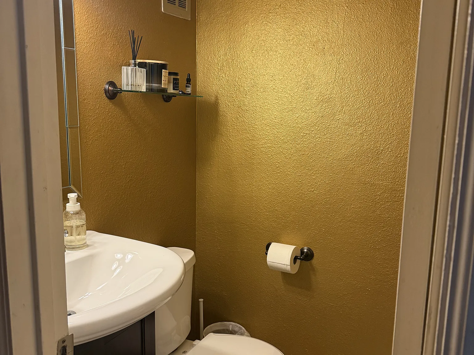 2 bed, 1.5 bath, 972 sqft, $1,500 — Photo 3