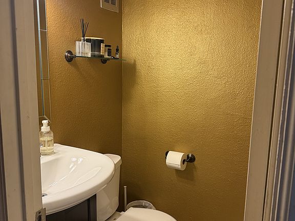 3rd image of 4520 Holland Ave APT 207