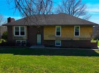 6470 SE Horseshoe Dr, Holt, MO 64048