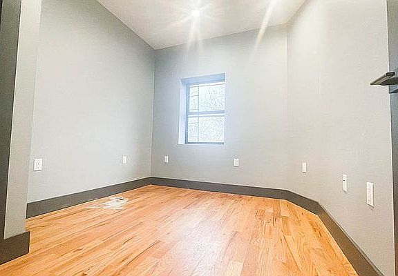 4th image of 1360 Herkimer St #3D