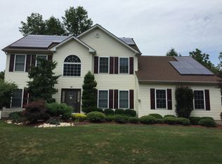 10 Vocisano Ct, Piscataway, NJ 08854