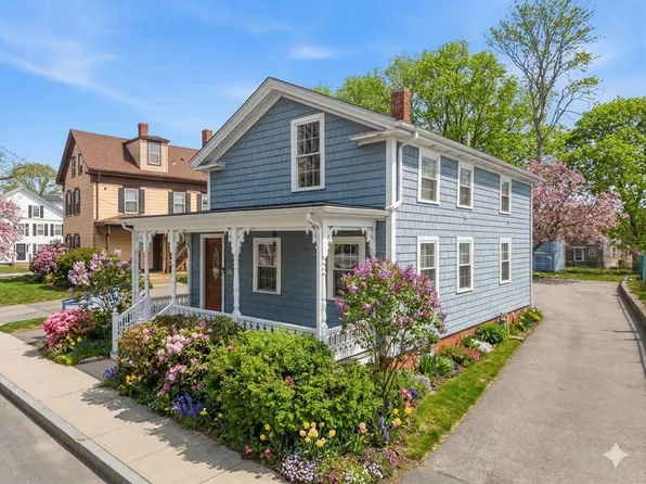 17 School St, Middleboro, MA 02346