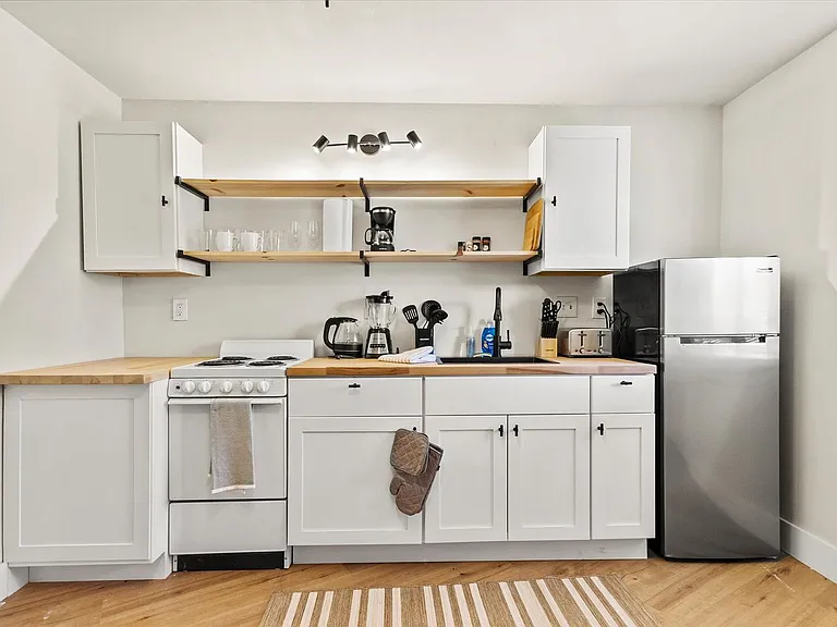3801 Triana Blvd SW — Photo 5