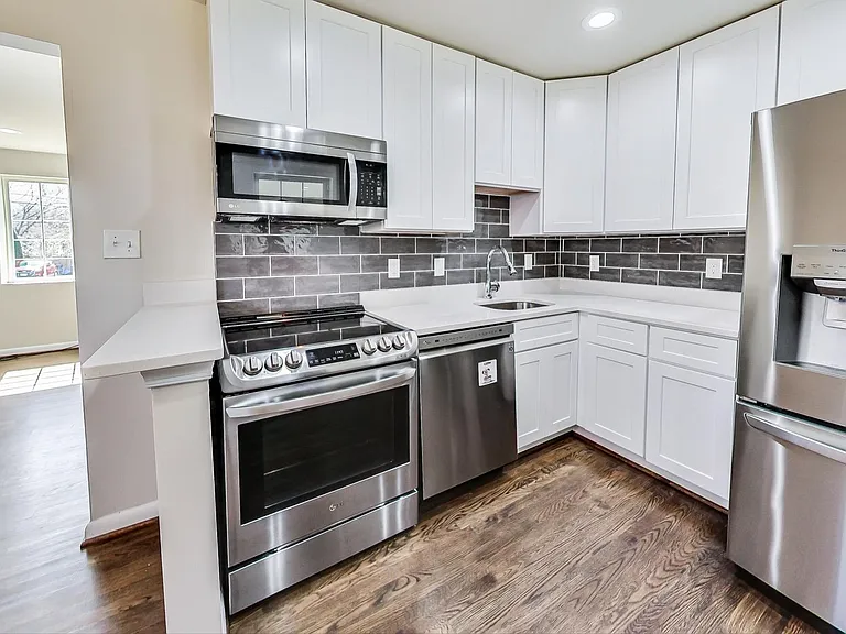 4617 Creek Shore Dr — Photo 10