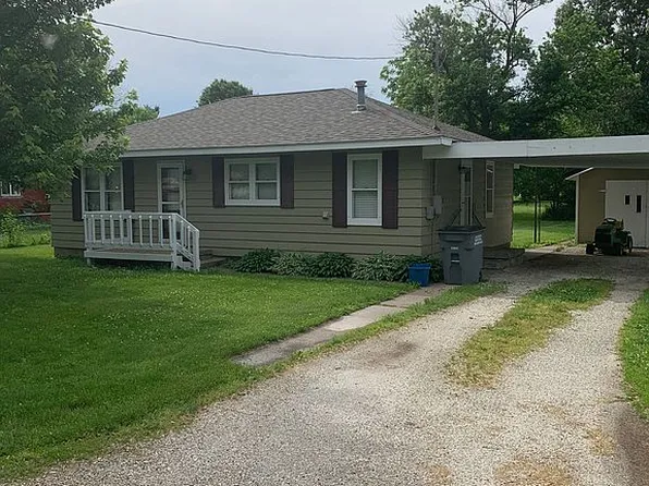 110 E Roberts St, Colchester, IL 62326
