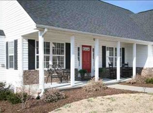 525 Laurel Crest Dr, Inman, SC 29349