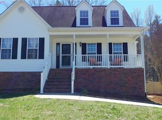 970 Winterside Ln, Winston Salem, NC 27107
