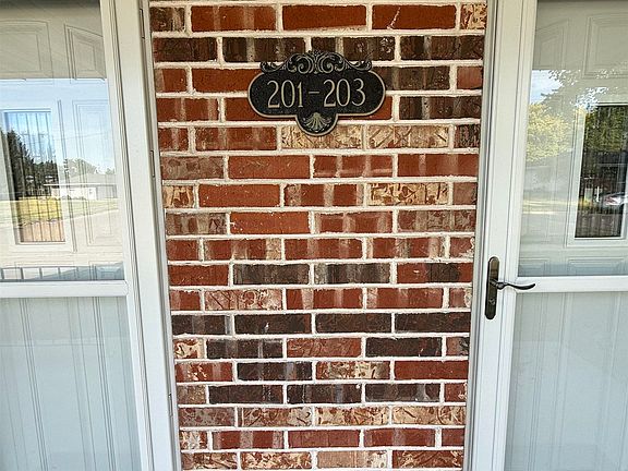 2nd image of 201-203 N Marion Ave