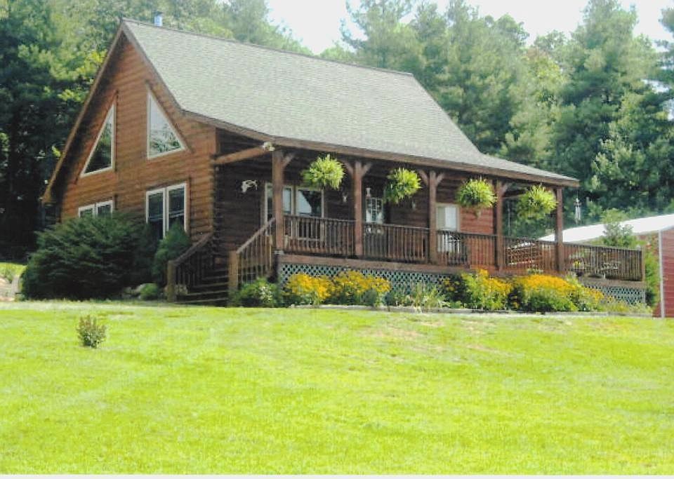 1st image of 164 Pipers Woods Dr
