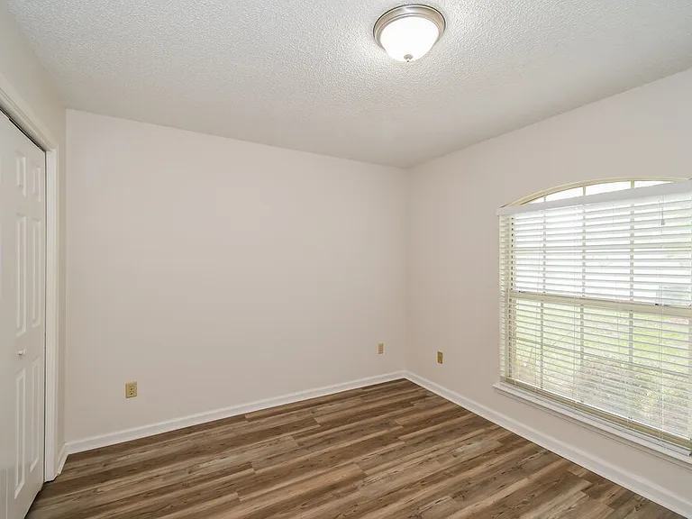 283 Springfield Ct — Photo 14