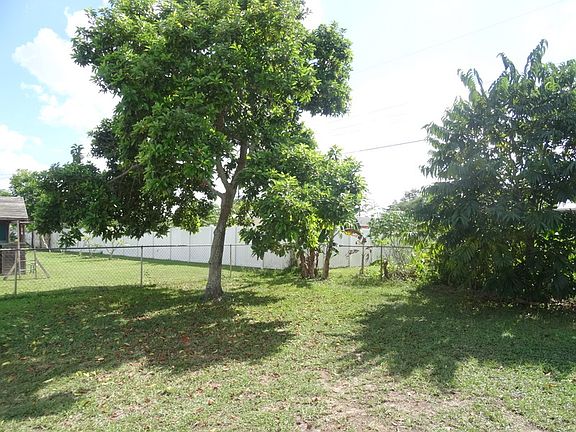 3rd image of 1319 Ellendale Cir