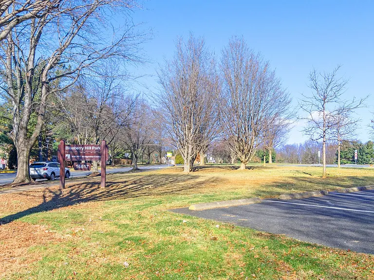 17020 Briardale Rd — Photo 44